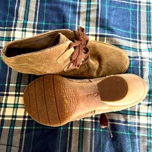 Clarks Suede Lace-ups.